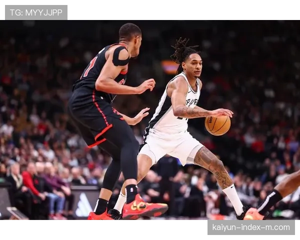 马刺瓦赛尔接球投篮命中率43.2%，无球跑动创造空间能力突出